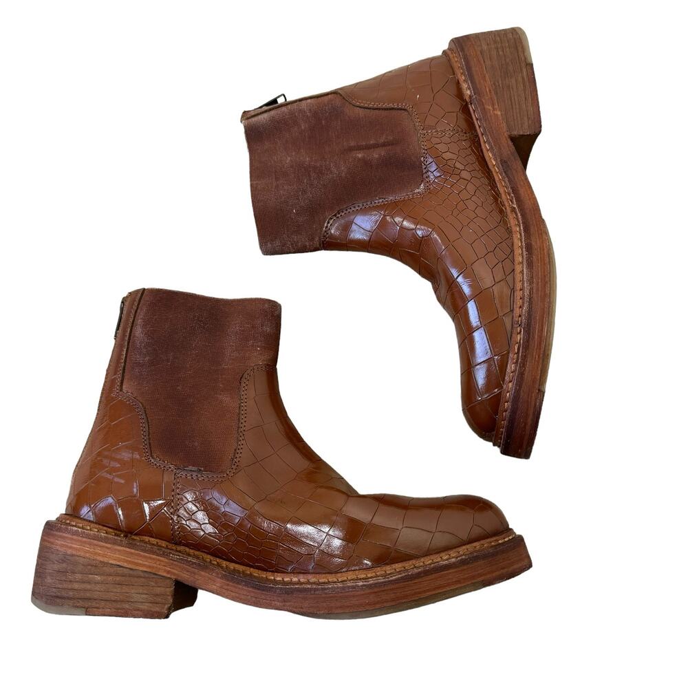 FREE PEOPLE ARLO SANTA FE EMBOSSED MIXED MEDIA ANKLE BOOTS Size 38/7.5  Tan Croc